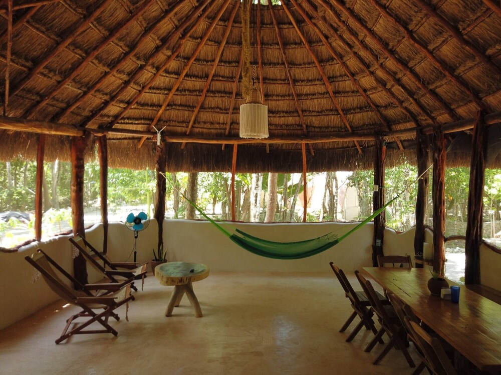 Room in Lodge - Unique Jungle Dome 2 Queen Beds