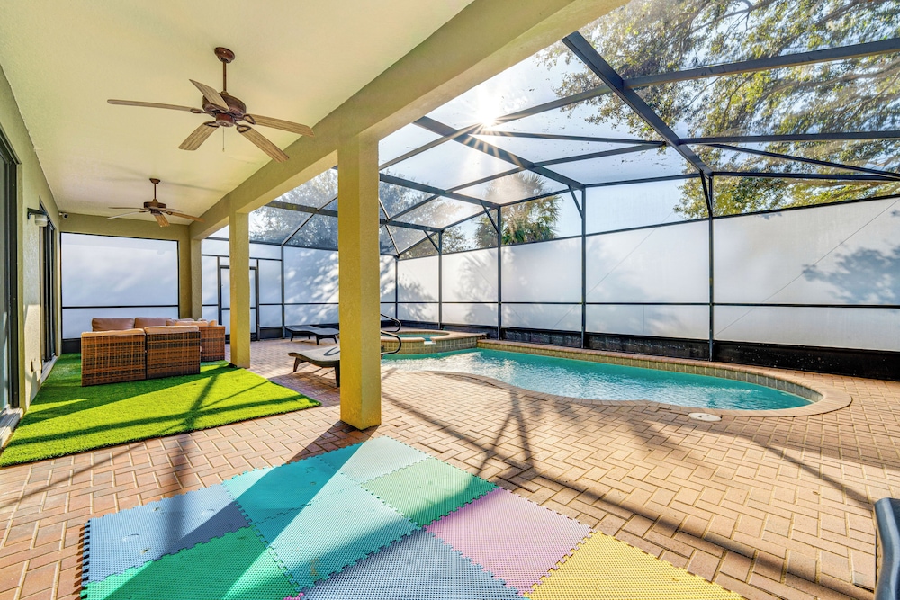 16 Mi to Animal Kingdom: Family Home w/ Pool