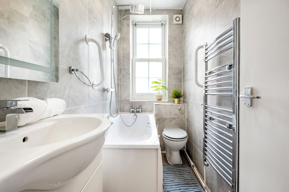 Modern London stay near Nothing Hill