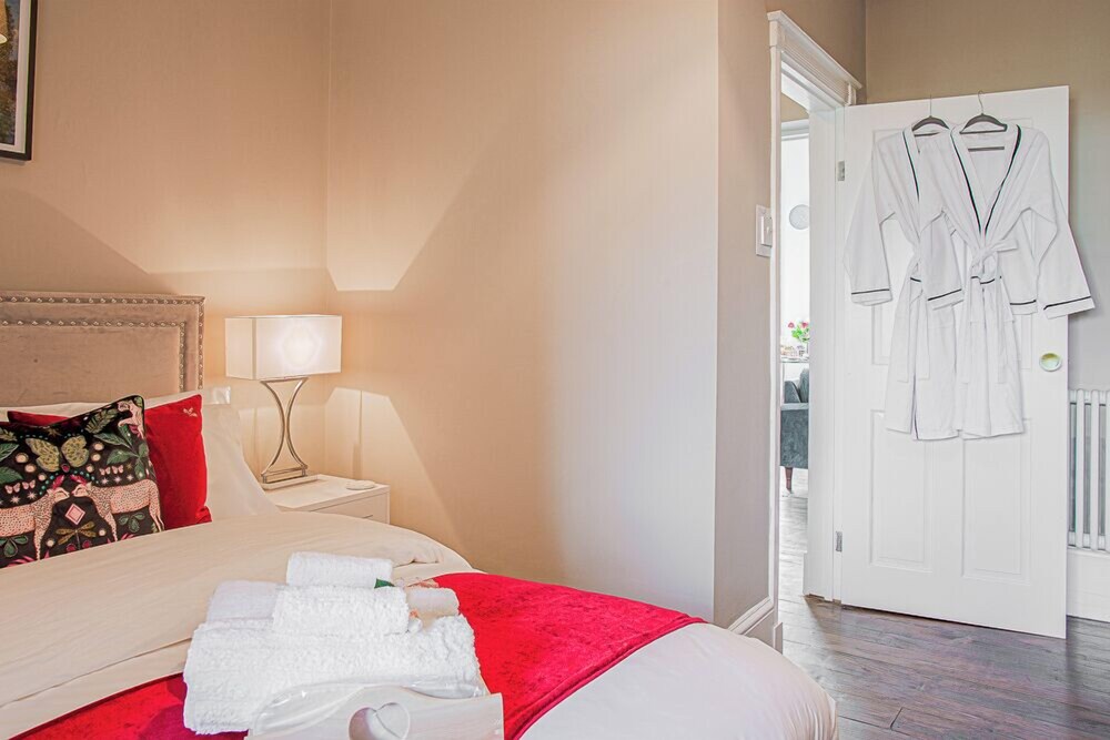 Stylish Grade II Apartment - The London view 5