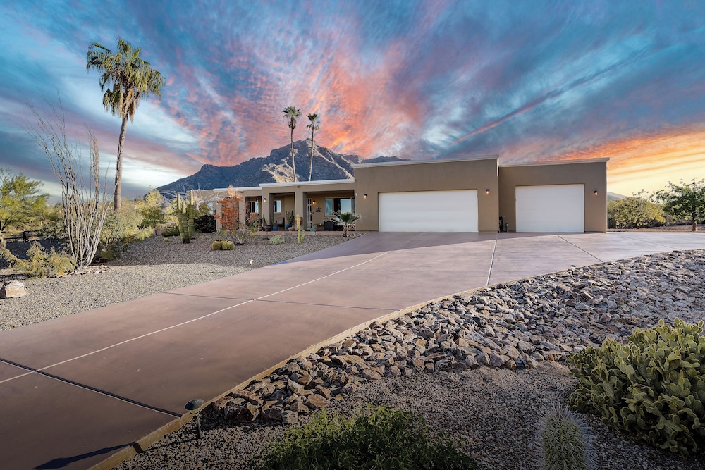 Home Near El Conquistador Golf: Hot Tub + Mtn View