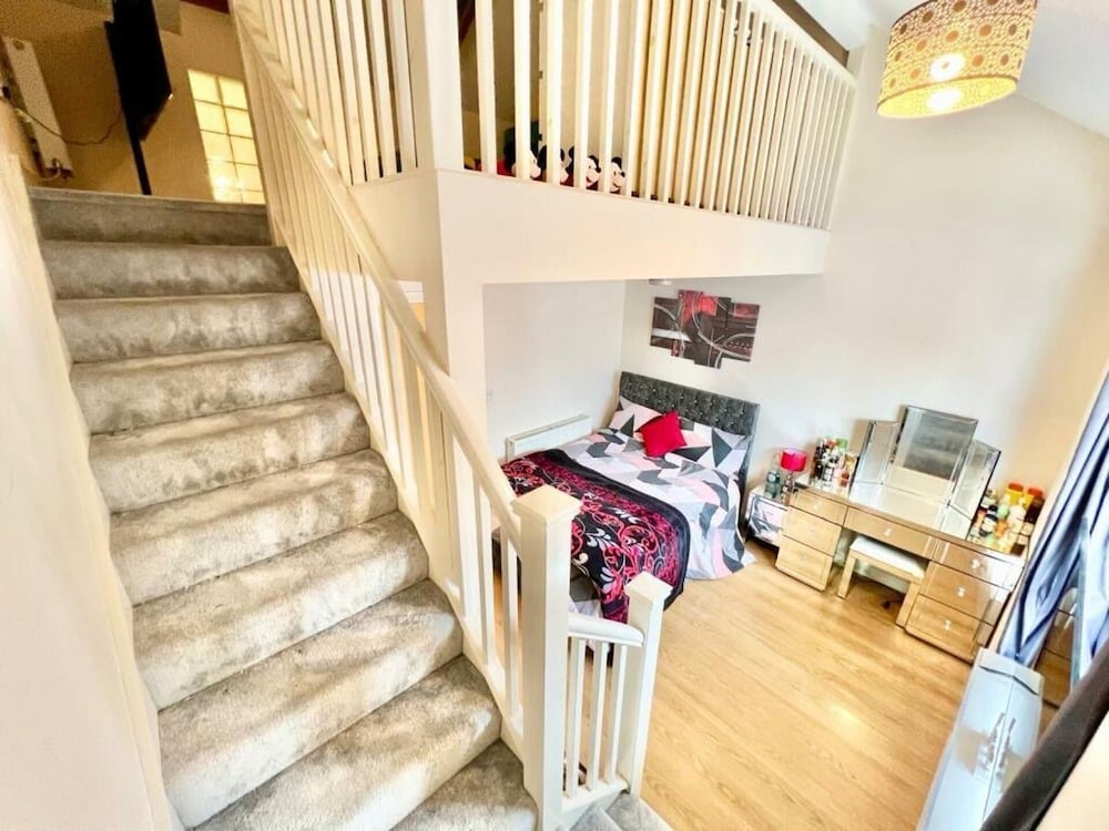 Northampton Oasis Retreat - 3-4 Bedroom House