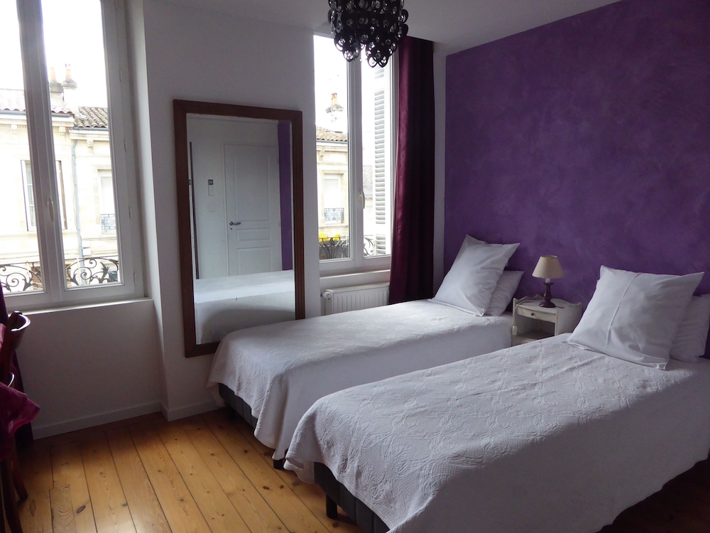La Maison Bastide, bed and breakfast en Burdeos — hotel room