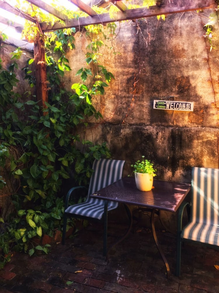 Sharemood Guest House