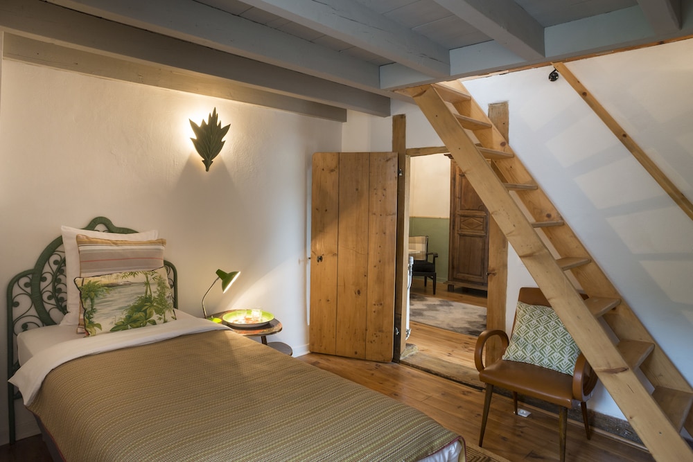 Maison le Village view 4