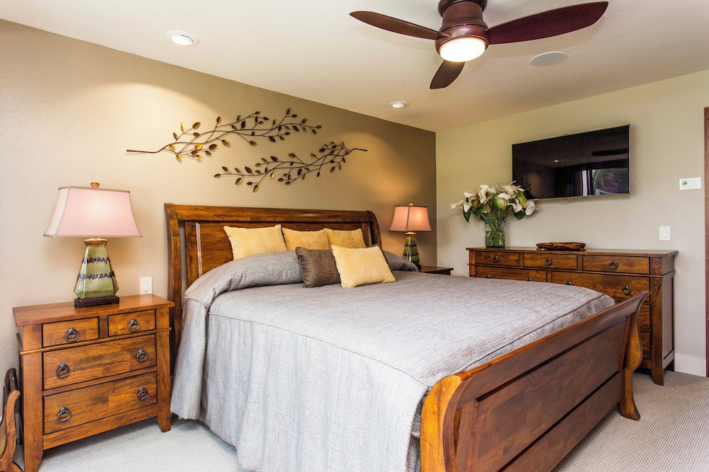 Exquisite Oceanfront Beautifully Upgraded Corner Unit - Vrkcv