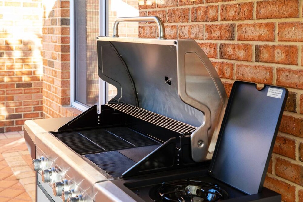 Idyllic Modern Scarborough Home Fireplace BBQ