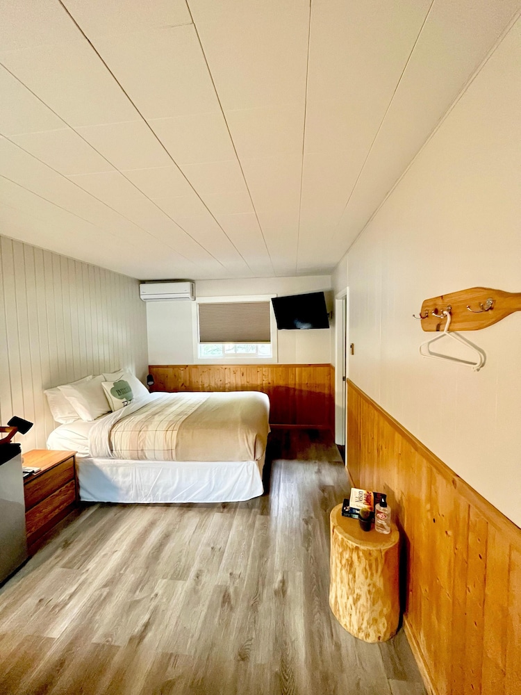 Barefoot Villas Room 3 Blue Jay view 2