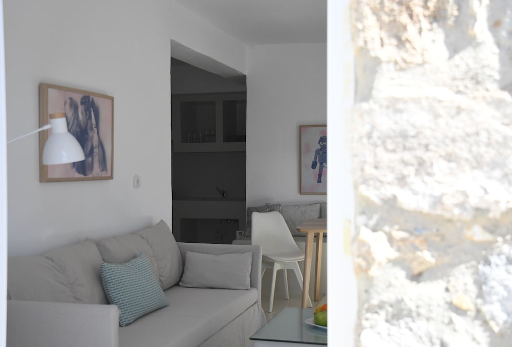 Amperian Mykonos Suites & Villas