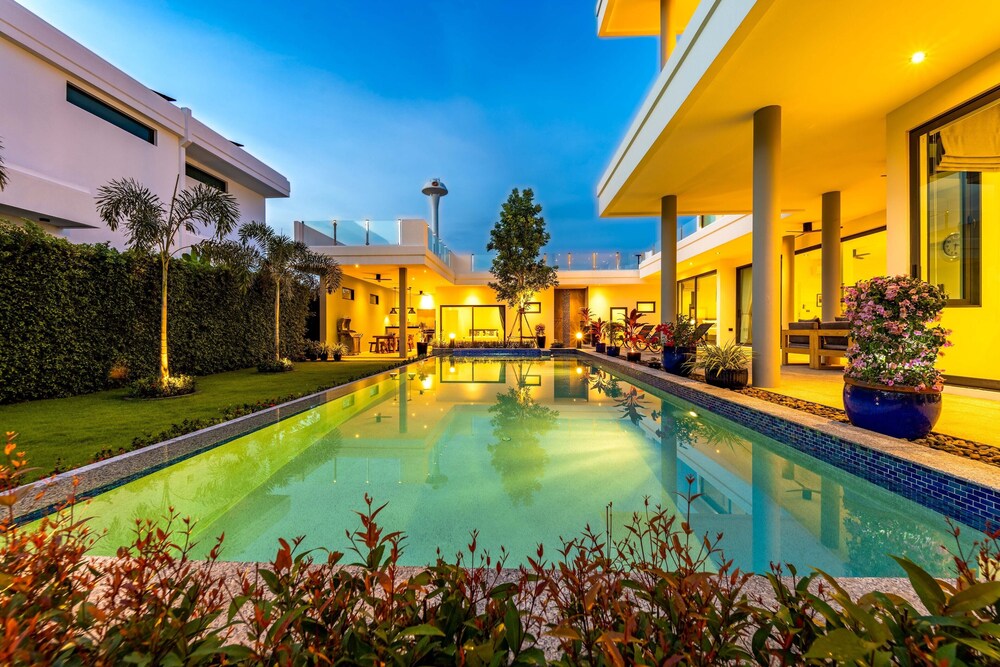 Luxury 6 Bed Private Pool Villa - LLW view 3