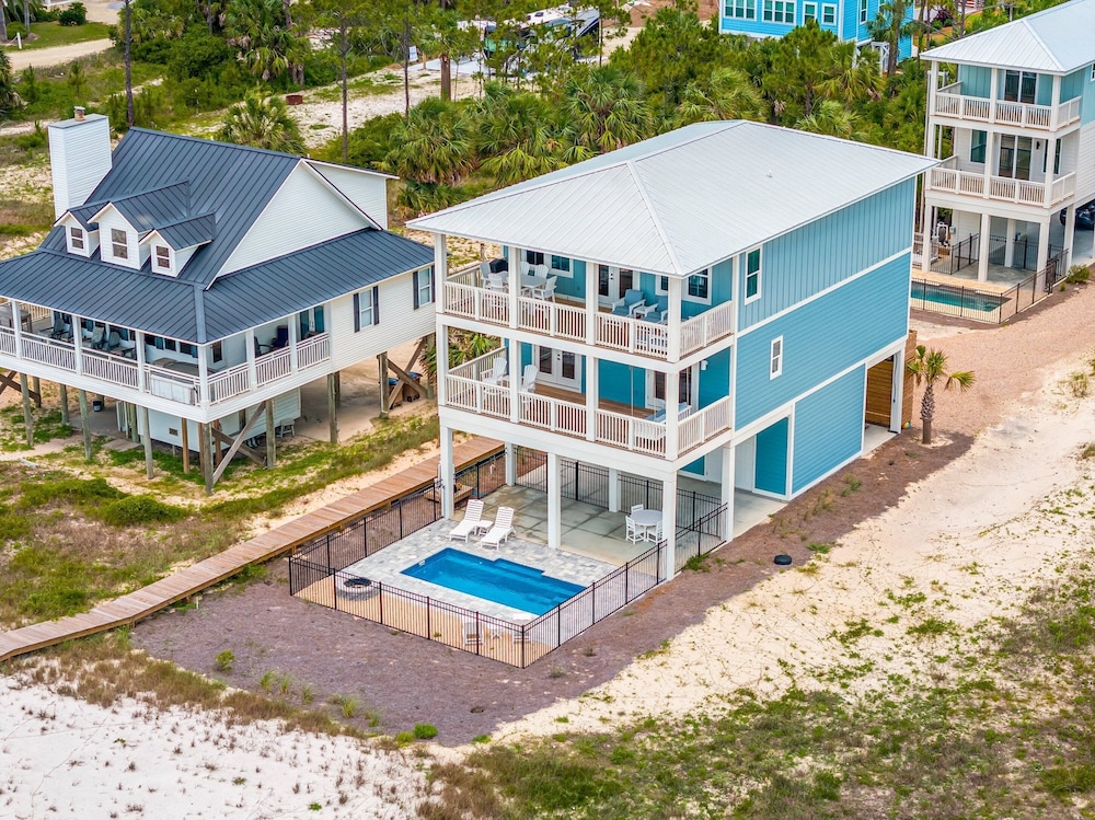 Beach House - Sand Castle Hideaway