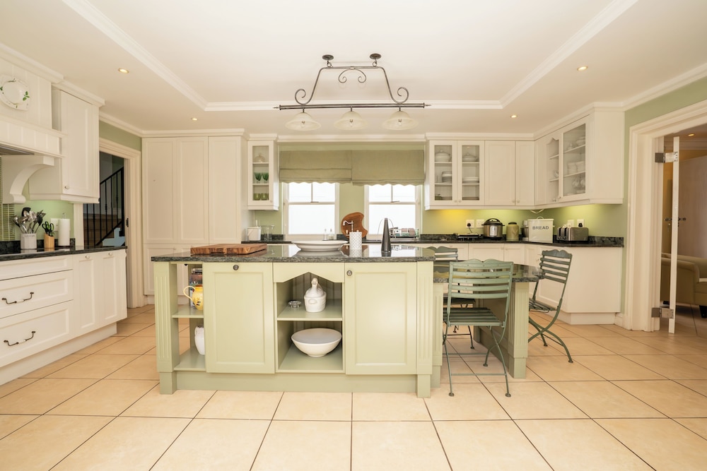 Charming Langebaan Holiday Home With Panoramic Views