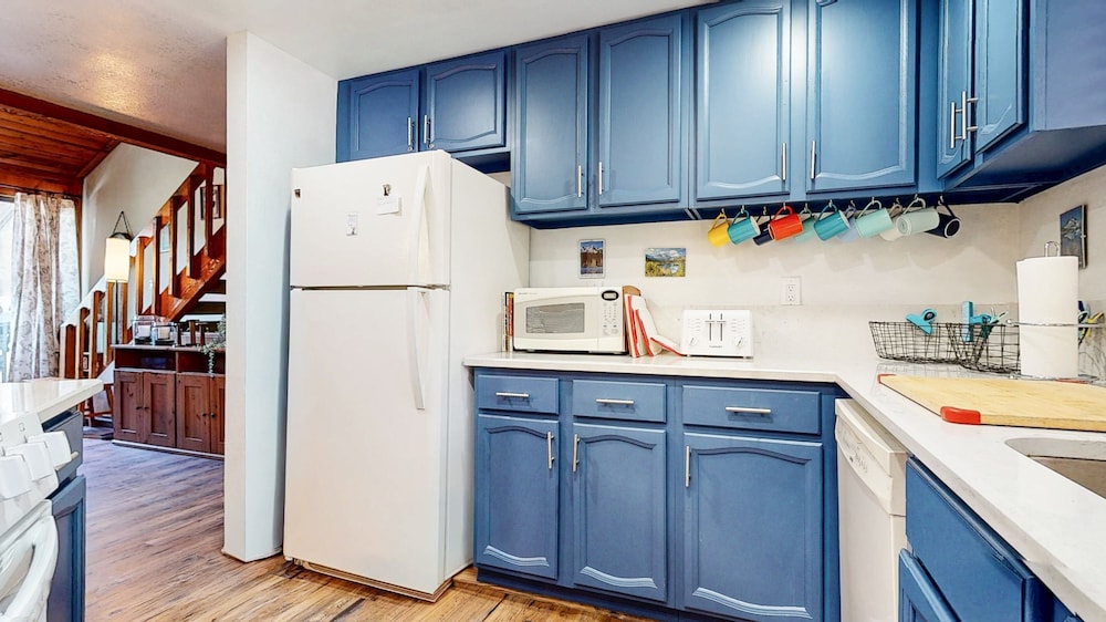 Mammoth Sierra Townhomes #25 3 Bedroom Condo