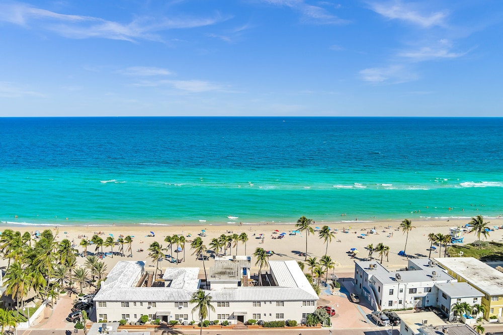 Hollywood Beach Blue Wave