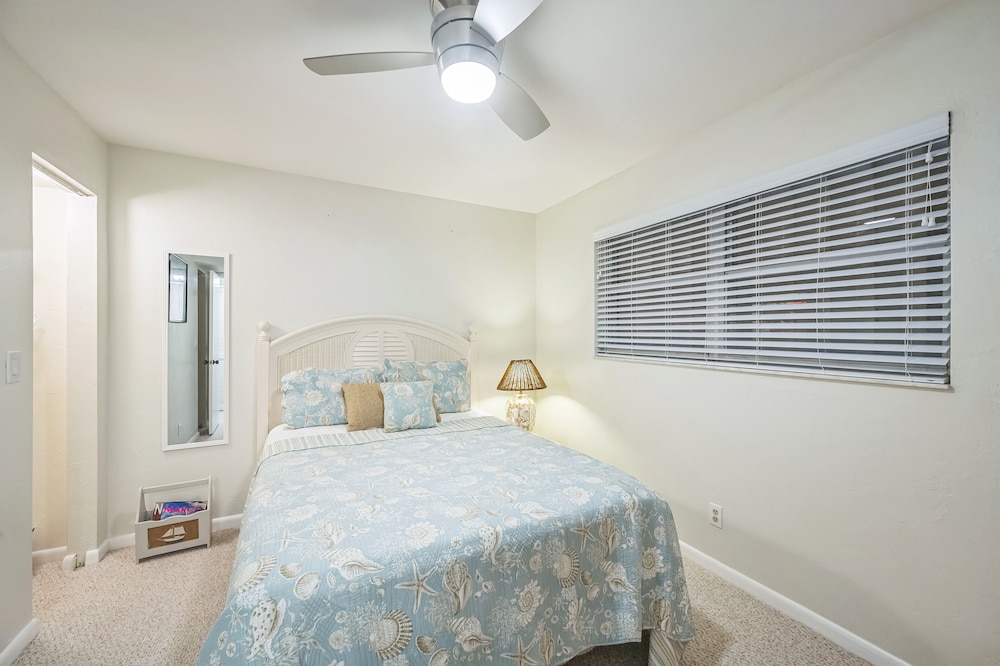 Gulf-view Condo With Resort-style Amenities 2 Bedroom Condo