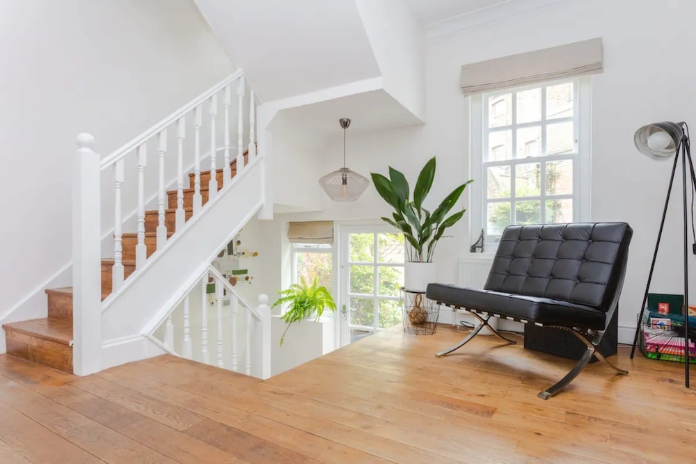 Stylish 3 Bedroom Home With Garden Near Kings Cross