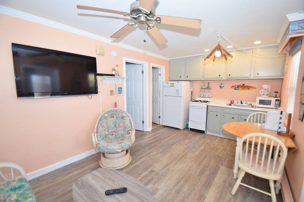 Virginian 4 1 Bedroom Apts view 5