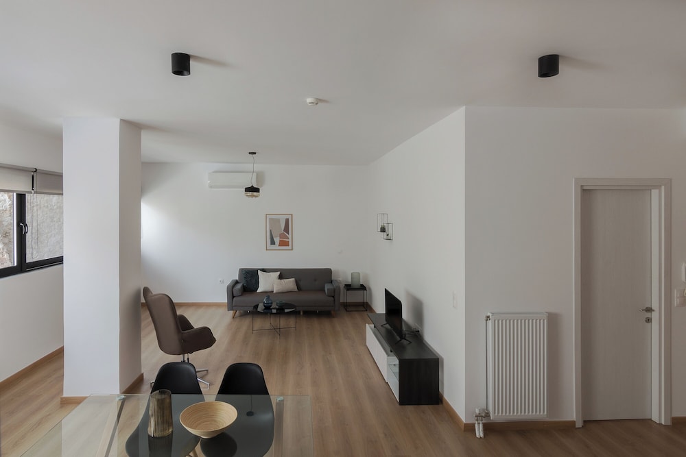Leochares Lifestyle Apartments