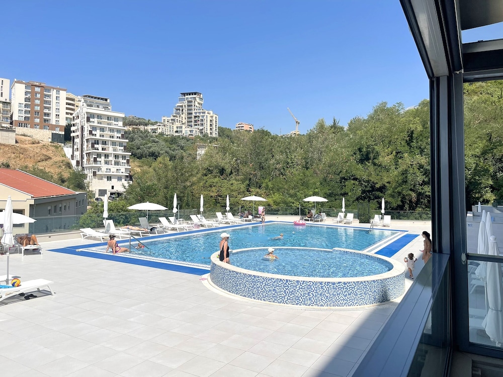 Status Apartments 140