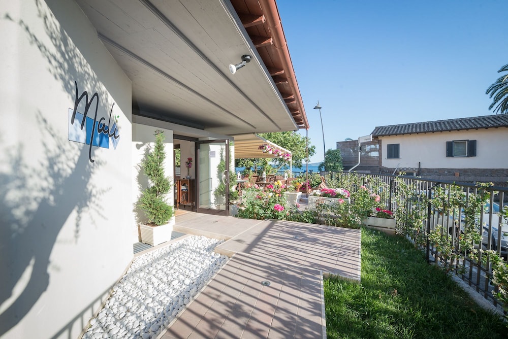 Malì Guest House & Terrace Bar