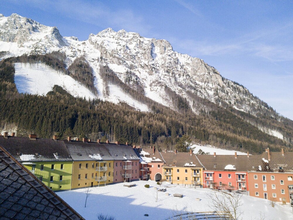 Mountain-view Styria Apartment