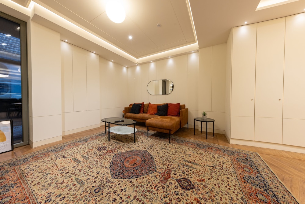 Elegant 5bdrm Townhouse in Camden