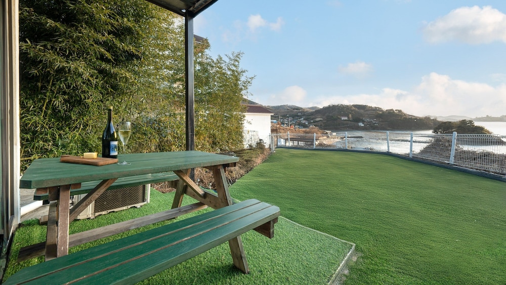 Yeosu Island Pet Pension