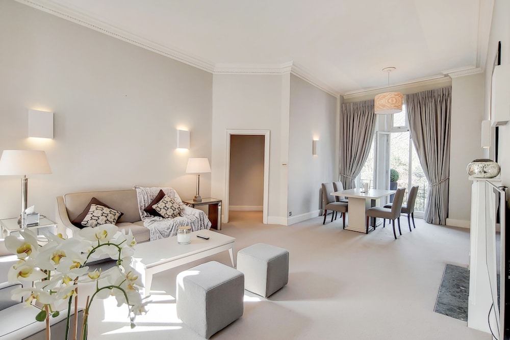 The Knightsbridge Residences