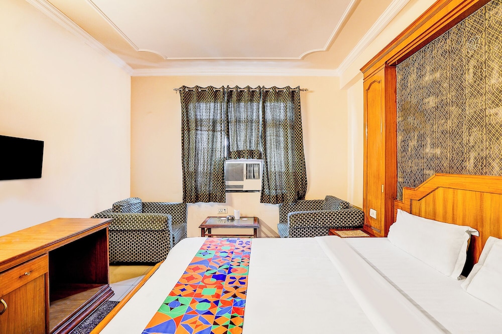Fabhotel Gold Palace