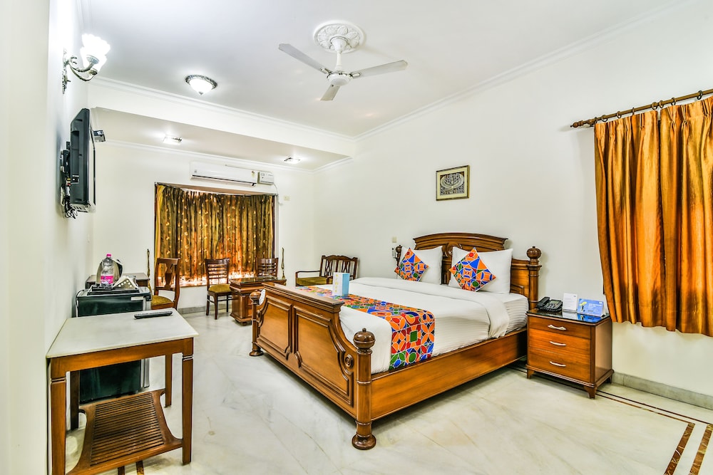 FabHotel Homeport Residency