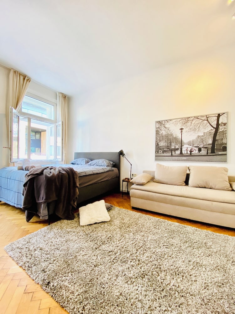 Cozy 2BR Apartment Near Westbahnhof