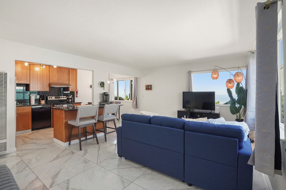 Charming 2BR Ocean Getaway in Pacifica