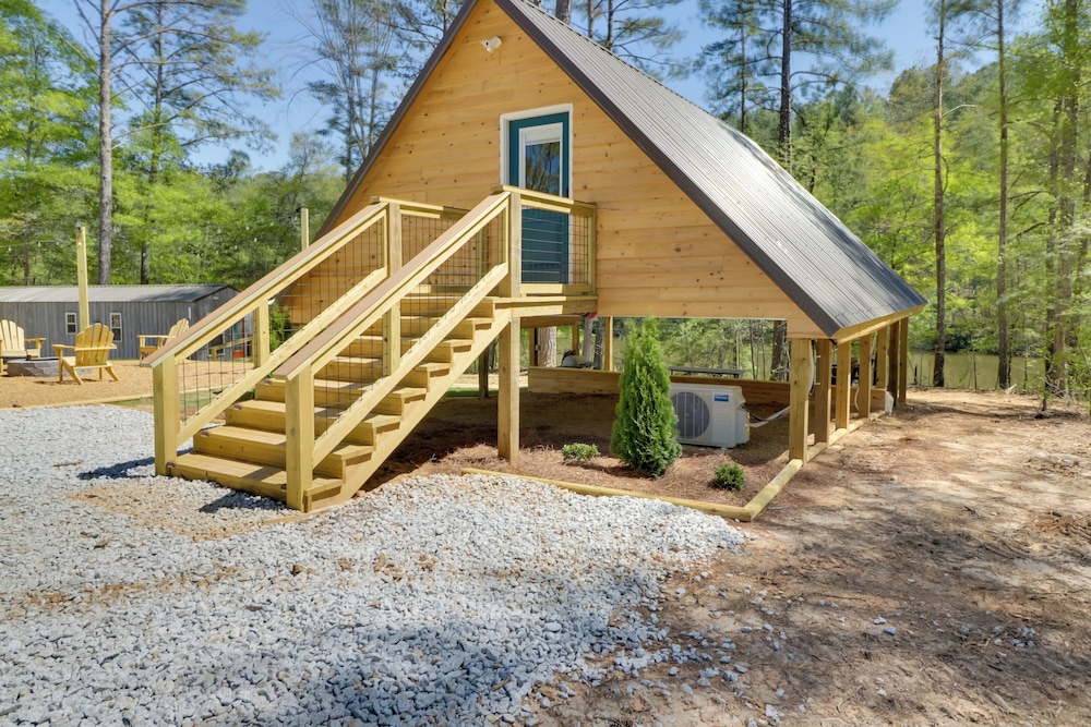 Cabin w/ Lake Access Near Talladega Nat'l Forest