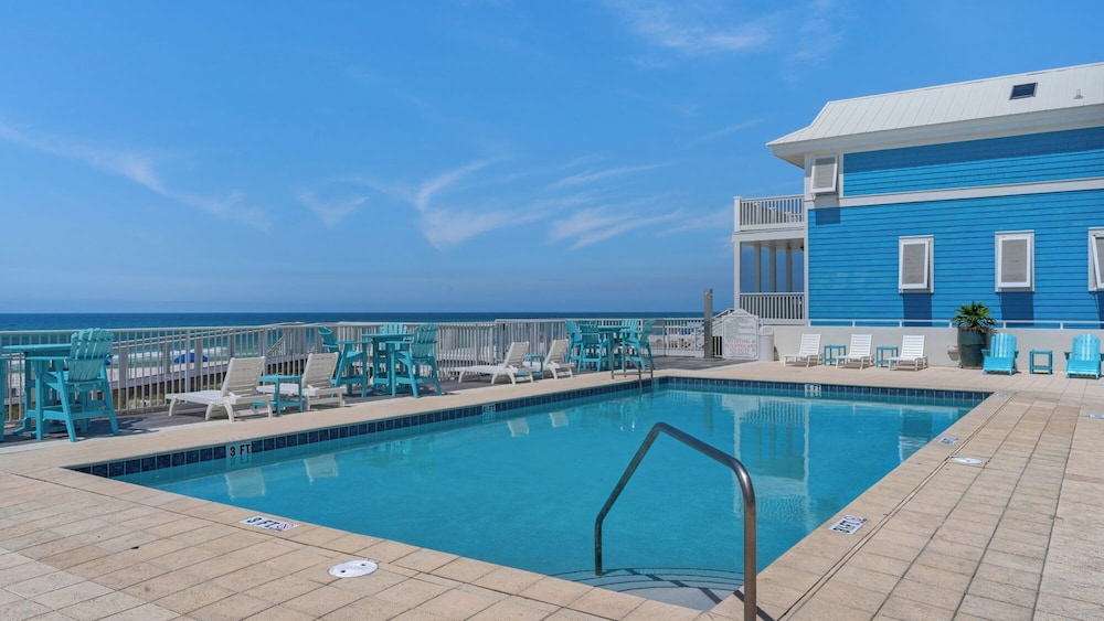 Lakefront Haven in Carillon Beach