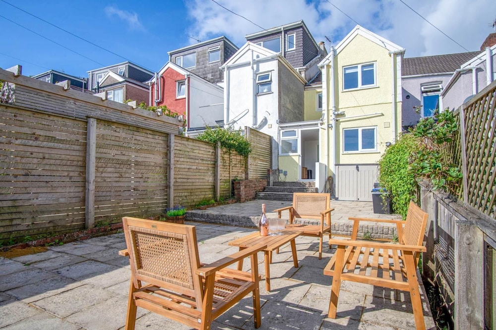 Woodville Road - 2 Bedroom House - Mumbles