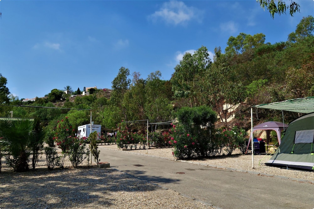 Camping & Bungalow Cueva Negra