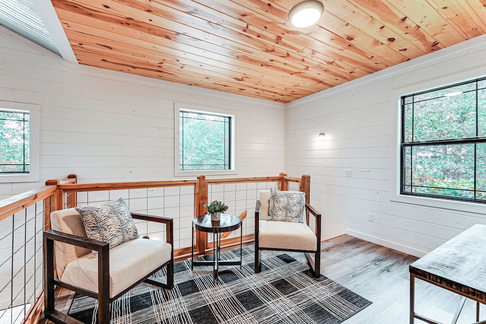 6 Mi to Broken Bow Lake: Home w/ Game Room!