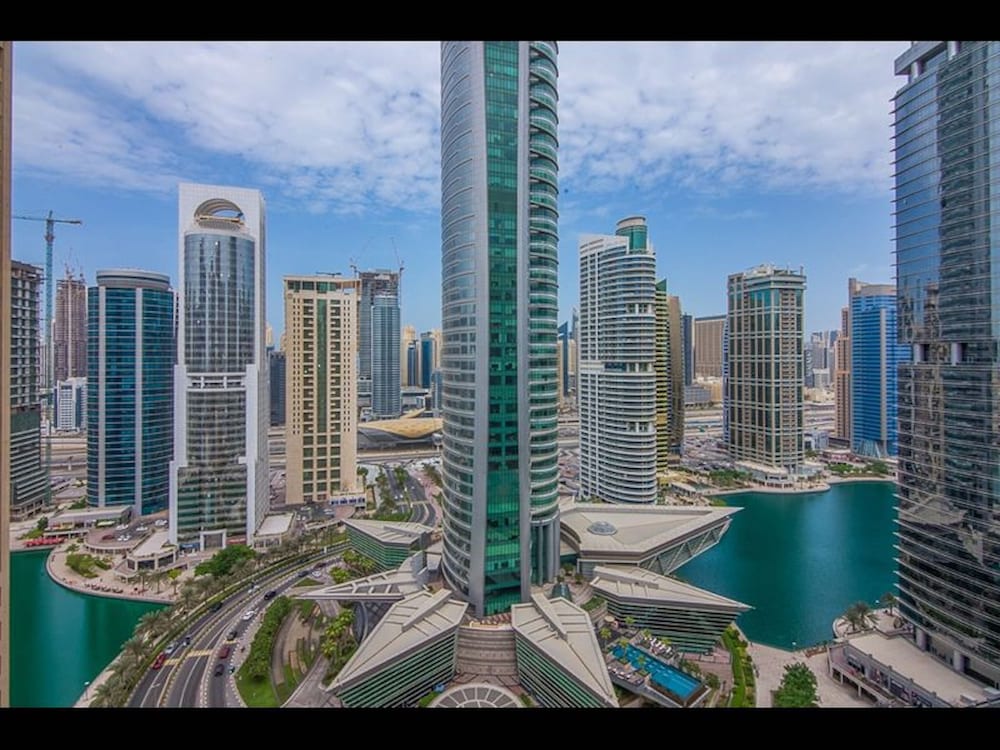 Jlt Bonnington Tower 1 Br Apartment Lake View