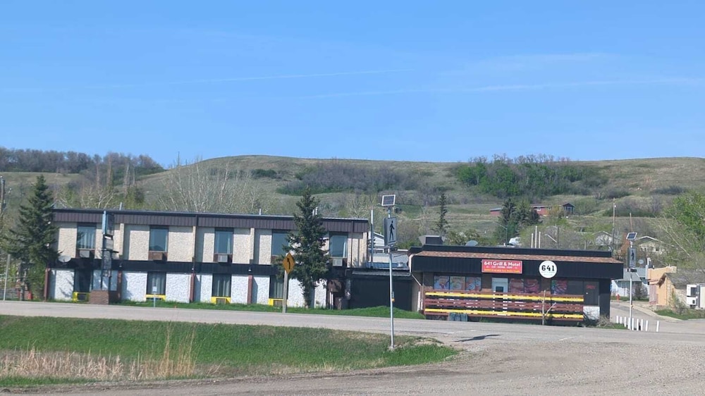641 Grill & Motel