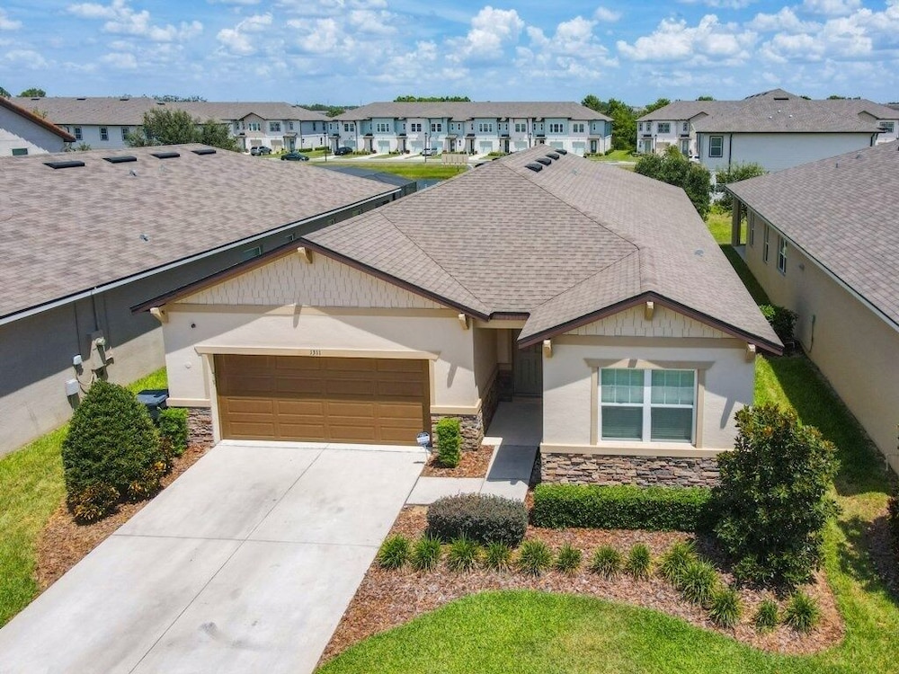 New! Luxury @ Championsgate! 3 Bedroom Home view 3