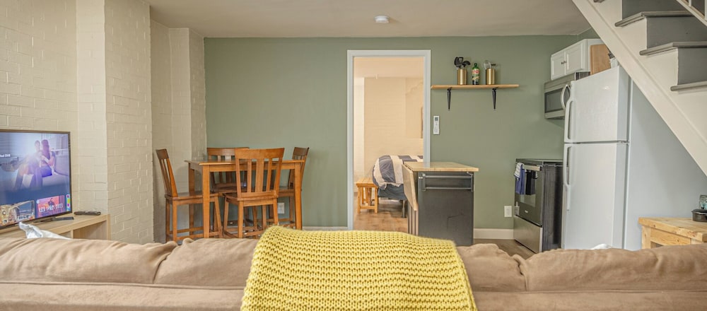 The Midtown Cozy Nook - Near Fort Moore