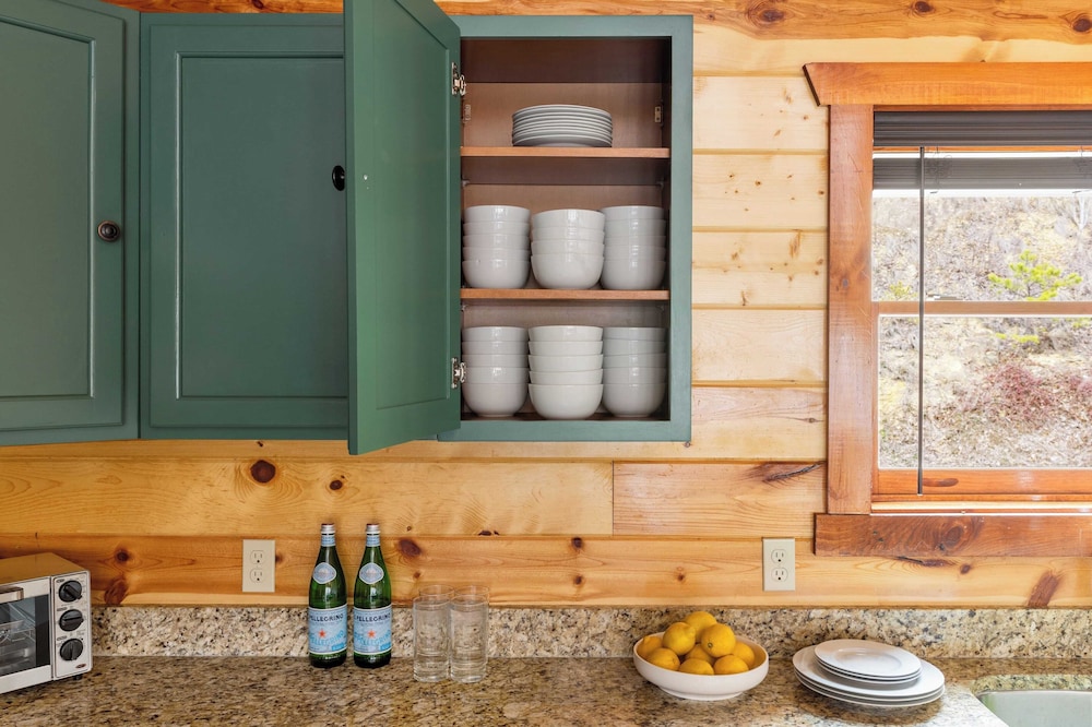 Sleeps 20! Indoor Pool & Home Theater Redesigned Boulder Ridge by Avantstay