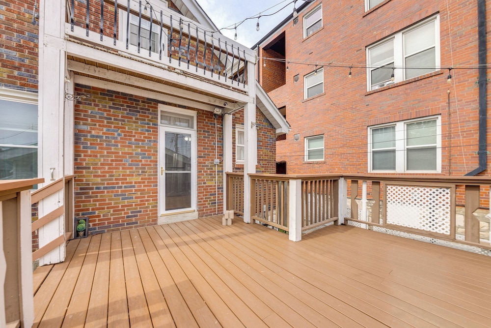 Spacious St Louis Retreat: 8 Mi to Downtown! view 3