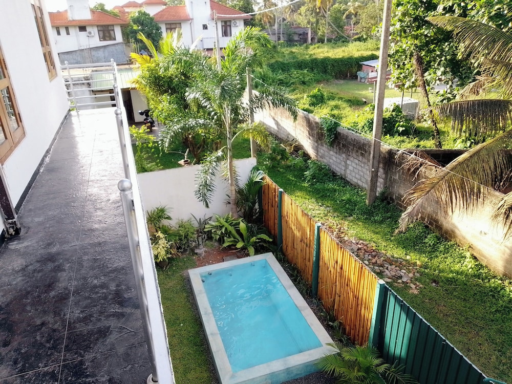 Tropical Suites