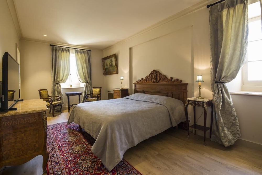 Chambres d'Hôtes Château Renon view 3