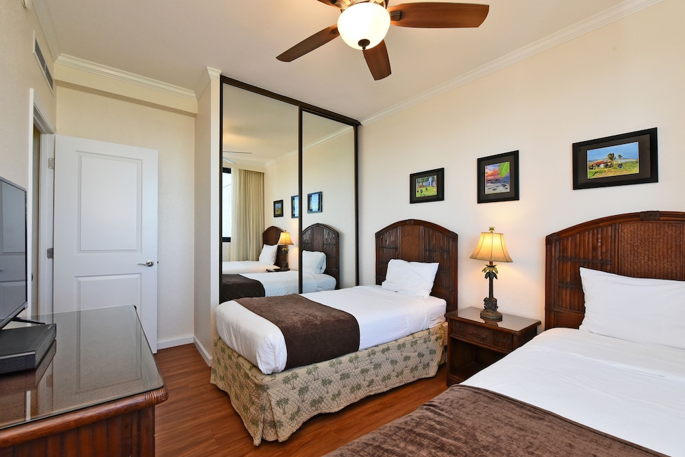 Kaanapali Shores #160 2 Bedroom Condo by RedAwning