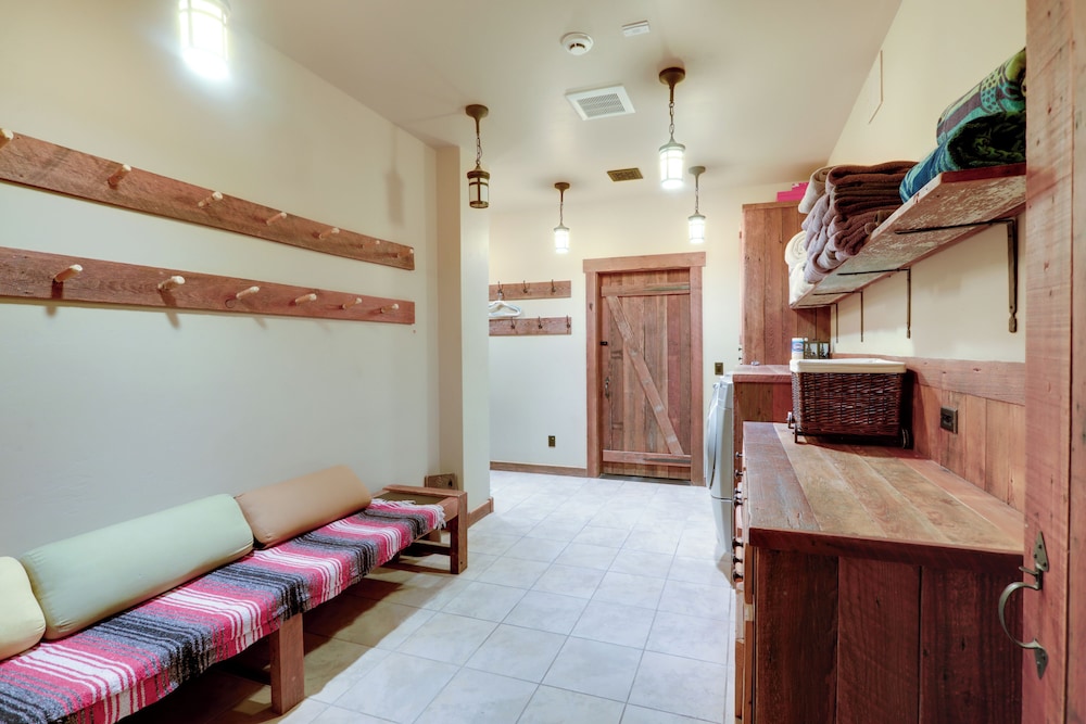 Mountain Chalet Bordering White River Nat'l Forest