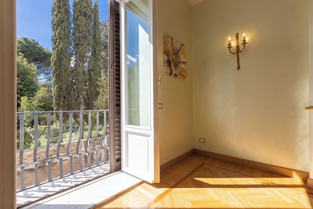 Ludovisi Apartment
