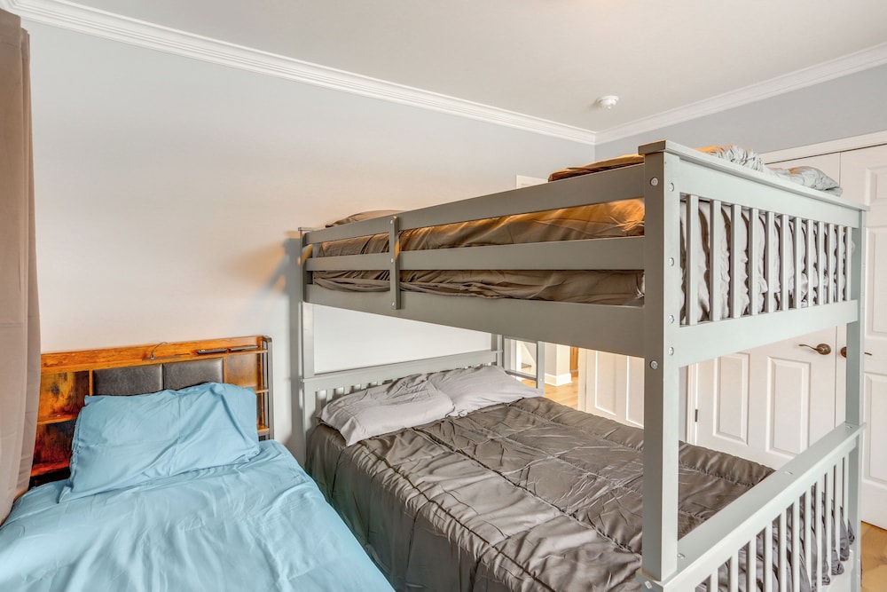 7 Mi to Cedar Point: Retreat w/ Hot Tub & Gazebo