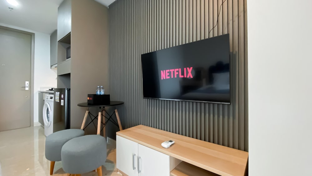 Brand New And Homey Studio At Gold Coast Apartment Pik